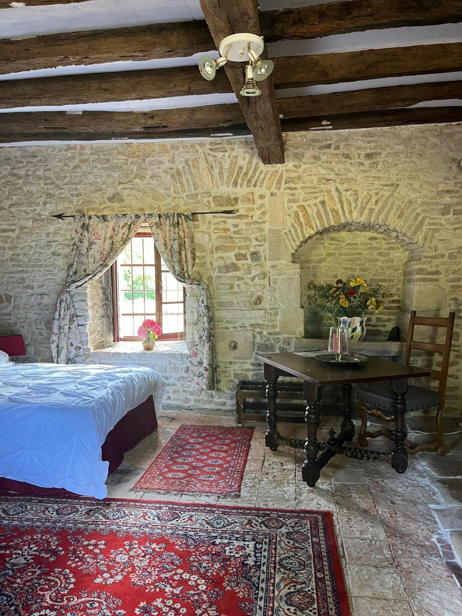 Chambre Dans Tour Du 15Eme Siecle Mauvieres Extérieur photo
